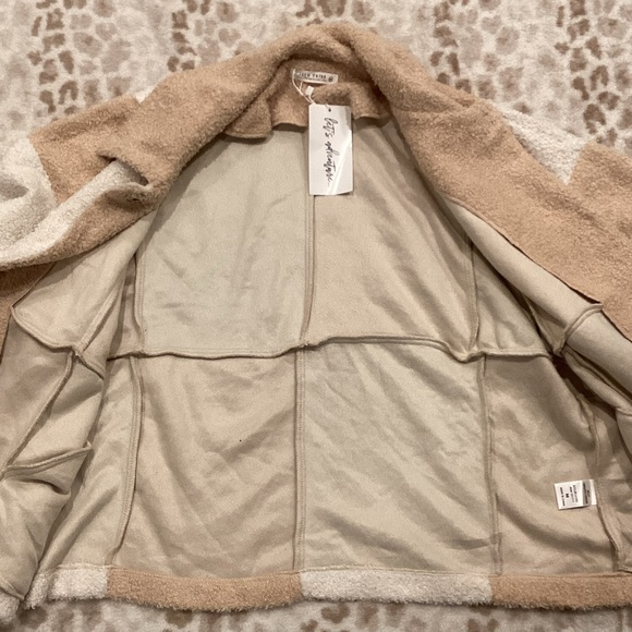 12th Tribe Tan and White Colourblock Cozy Oversized Jacket, Size Medium - Picture 9 of 16